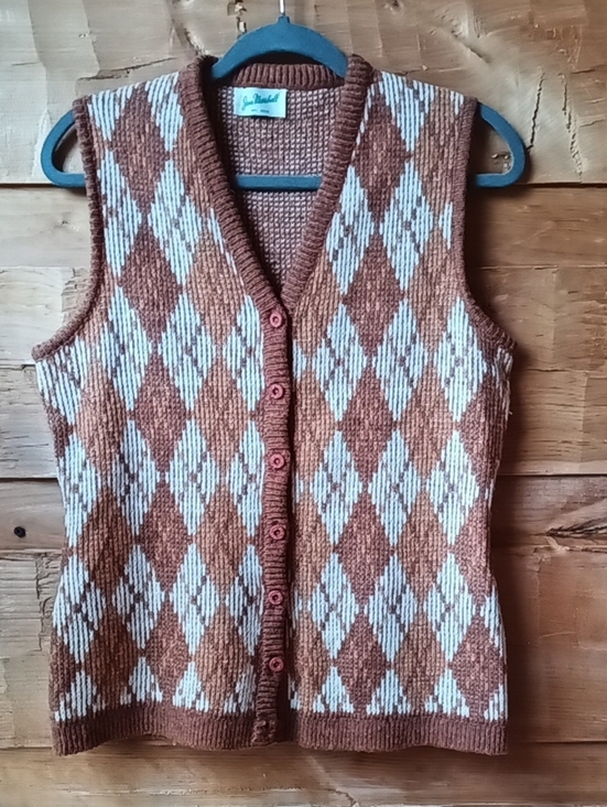 Jane Marshall Sweaters - Vintage Rust and Cream Argyle Button-Front Sweater Vest